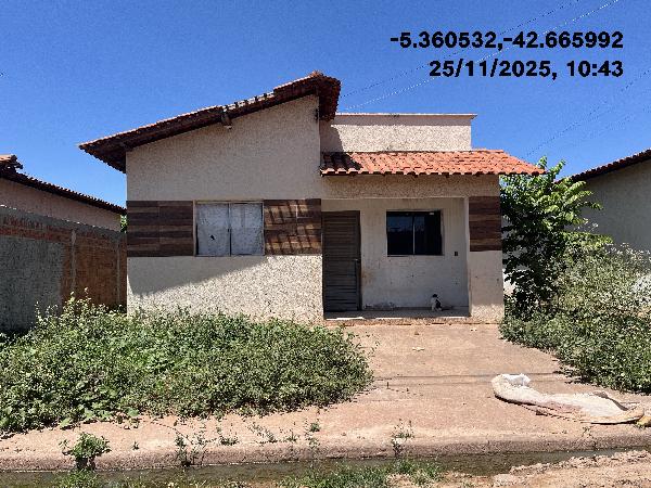 Vende-se em Demerval Lobao-PI  Casa, 58.50 de área total, 58.50 de área privativa, 186.40 de área do terreno,  2_qto(s), varanda, WC, 1_sala(s), cozinha.