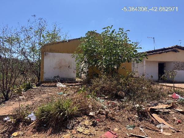 Vende-se em Demerval Lobao-PI  Casa, 56.52 de área total, 56.52 de área privativa, 240.00 de área do terreno,  2_qto(s), WC, 1_sala(s), cozinha, Terraco.