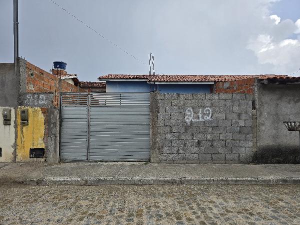 Vende-se em Feira De Santana-BA  Casa, 38.92 de área total, 38.92 de área privativa, 126.07 de área do terreno,  2_qto(s), a.serv, WC, 1_sala(s), cozinha.