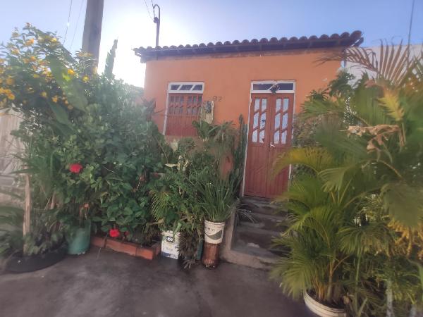 Vende-se em Iacu-BA  Casa, 51.47 de área privativa, 69.70 de área do terreno,  2_qto(s), a.serv, WC, 1_sala(s), cozinha.