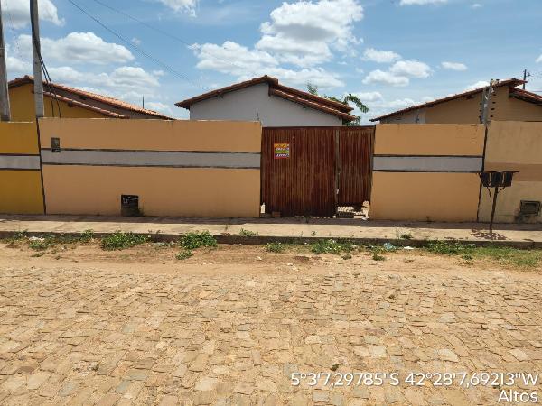 Vende-se em Altos-PI  Casa, 55.15 de área privativa, 223.10 de área do terreno,  2_qto(s), a.serv, WC, 1_sala(s), cozinha, Terraco.