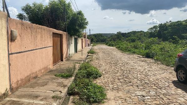 Vende-se em Altos-PI  Casa, 54.14 de área privativa, 206.25 de área do terreno,  2_qto(s), a.serv, WC, 1_sala(s), cozinha, Terraco.