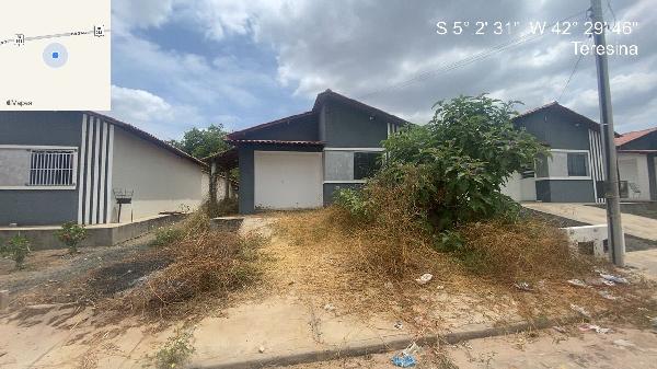 Vende-se em Altos-PI  Casa, 62.64 de área privativa, 200.00 de área do terreno,  2_qto(s), a.serv, WC, 1_sala(s), sacada, cozinha.