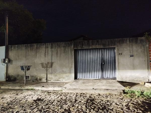 Vende-se em Altos-PI  Casa, 49.68 de área privativa, 200.00 de área do terreno,  2_qto(s), a.serv, WC, 1_sala(s), cozinha, Terraco.