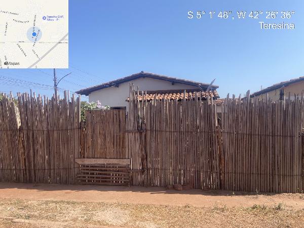 Vende-se em Altos-PI  Casa, 49.05 de área privativa, 200.00 de área do terreno,  2_qto(s), WC, 1_sala(s), sacada, cozinha, 1_vaga(s) de garagem.