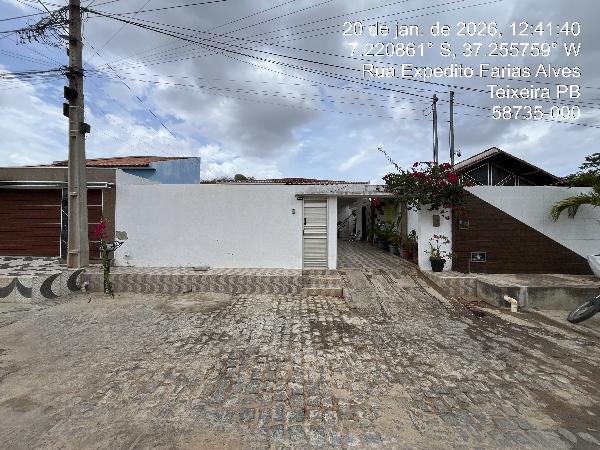 Vende-se em Teixeira-PB  Casa, 144.35 de área total, 144.35 de área privativa, 280.00 de área do terreno,  4_qto(s), a.serv, WC, 2_sala(s), cozinha, 1_vaga(s) de garagem.