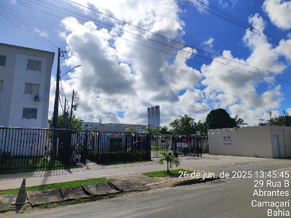 Vende-se em Camacari-BA  apto, 90.22 de área total, 40.53 de área privativa,  2_qto(s), WC, 1_sala(s), cozinha, 1_vaga(s) de garagem.