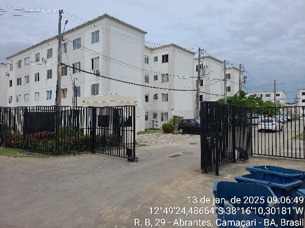 Vende-se em Camacari-BA  apto, 90.22 de área total, 40.53 de área privativa,  2_qto(s), WC, 1_sala(s), cozinha, 1_vaga(s) de garagem.