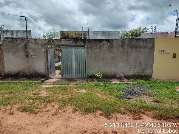 Vende-se em Demerval Lobao-PI  Casa, 77.22 de área privativa, 300.00 de área do terreno,  2_qto(s), a.serv, WC, 1_sala(s), cozinha, 1_vaga(s) de garagem.
