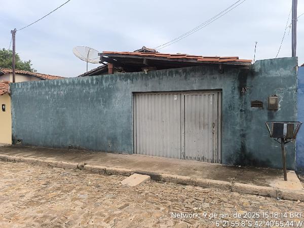 Vende-se em Demerval Lobao-PI  Casa, 56.00 de área total, 56.00 de área privativa, 170.00 de área do terreno,  2_qto(s), a.serv, WC, 1_sala(s), cozinha, Terraco.