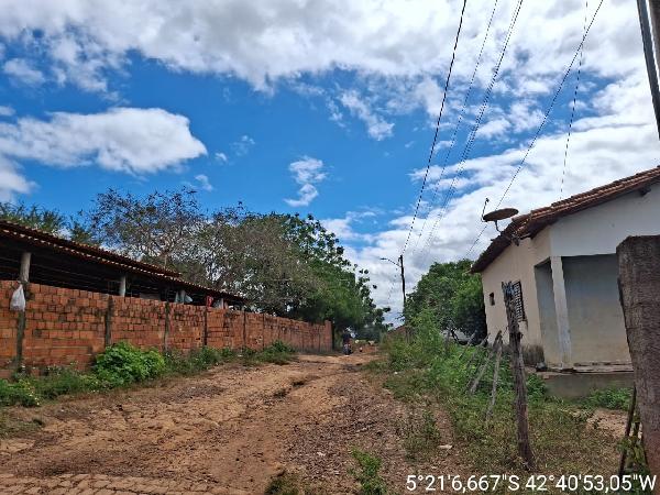 Vende-se em Demerval Lobao-PI  Casa, 63.36 de área total, 63.36 de área privativa, 172.00 de área do terreno,  2_qto(s), a.serv, WC, 1_sala(s), cozinha.