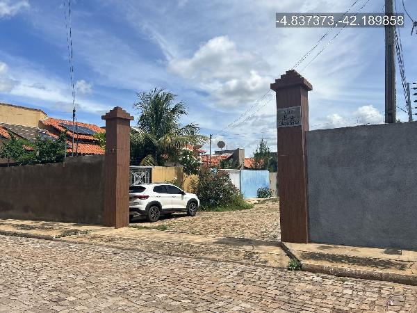 Vende-se em Campo Maior-PI  Casa, 102.51 de área total, 102.51 de área privativa, 230.00 de área do terreno,  3_qto(s), varanda, WC, 1_sala(s), cozinha, Terraco, 1_vaga(s) de garagem.