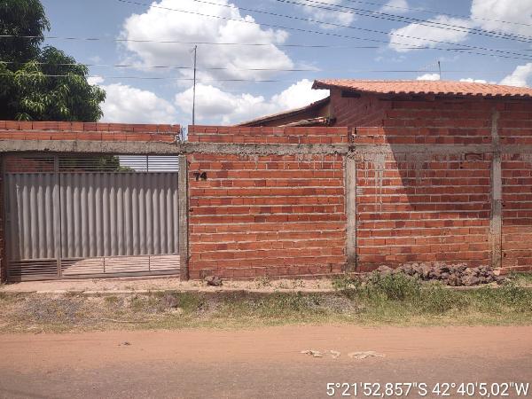 Vende-se em Demerval Lobao-PI  Casa, 53.25 de área privativa, 300.00 de área do terreno,  2_qto(s), a.serv, WC, 1_sala(s), cozinha.