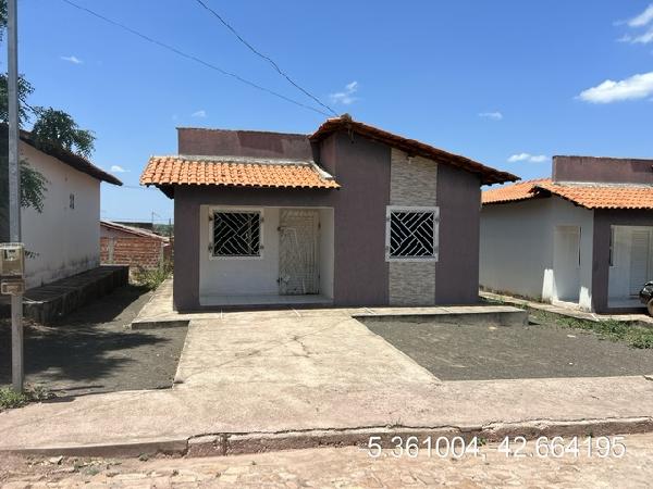 Vende-se em Demerval Lobao-PI  Casa, 62.00 de área privativa, 200.00 de área do terreno,  2_qto(s), varanda, a.serv, WC, 1_sala(s), cozinha, 1_vaga(s) de garagem.