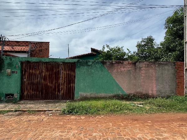 Vende-se em Demerval Lobao-PI  Casa, 63.00 de área total, 63.00 de área privativa, 265.00 de área do terreno,  2_qto(s), varanda, WC, WC Emp, 1_sala(s), cozinha.