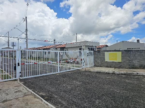 Vende-se em Camacari-BA  Casa, 47.74 de área total, 47.74 de área privativa, 157.18 de área do terreno,  2_qto(s), a.serv, WC, 1_sala(s), cozinha, 1_vaga(s) de garagem.