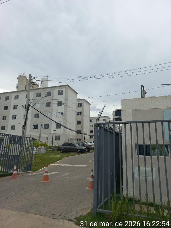 Vende-se em Camacari-BA  apto, 80.12 de área total, 41.09 de área privativa,  2_qto(s), WC, 1_sala(s), cozinha.