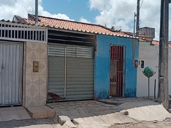 Vende-se em Santa Rita-PB  Casa, 56.50 de área total, 56.50 de área privativa, 200.00 de área do terreno,  2_qto(s), WC, 1_sala(s), cozinha, Terraco, 1_vaga(s) de garagem.