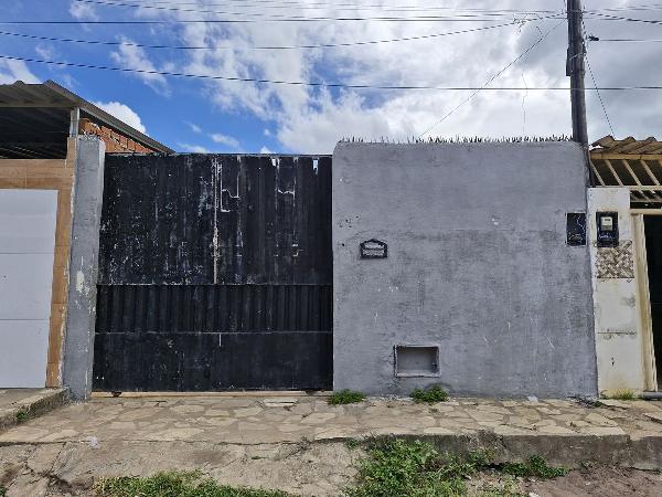 Vende-se em Santa Rita-PB  Casa, 65.46 de área total, 65.46 de área privativa, 125.00 de área do terreno,  2_qto(s), WC, 1_sala(s), cozinha, Terraco.