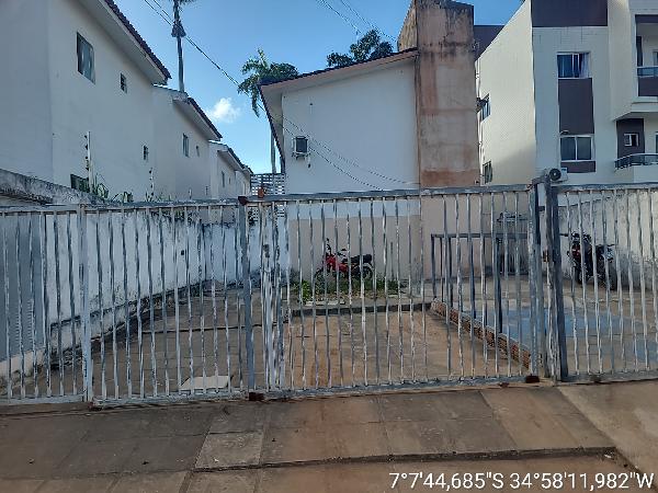 Vende-se em Santa Rita-PB  apto, 119.50 de área total, 70.50 de área privativa,  3_qto(s), a.serv, WC, 1_sala(s), cozinha, 1_vaga(s) de garagem.