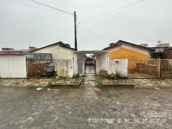 Vende-se em Santa Rita-PB  Casa, 45.00 de área total, 45.00 de área privativa, 400.00 de área do terreno,  2_qto(s), WC, 1_sala(s), cozinha, Terraco, 1_vaga(s) de garagem.