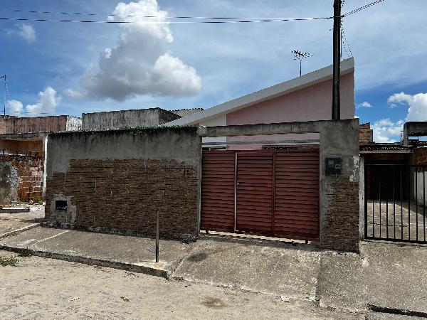 Vende-se em Santa Rita-PB  Casa, 43.00 de área total, 43.00 de área privativa, 80.00 de área do terreno,  2_qto(s), WC, 1_sala(s), cozinha, Terraco, 1_vaga(s) de garagem.