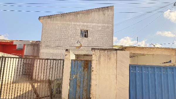 Vende-se em Santa Rita-PB  apto, 52.00 de área privativa,  2_qto(s), varanda, a.serv, WC, 1_sala(s), cozinha, 1_vaga(s) de garagem.