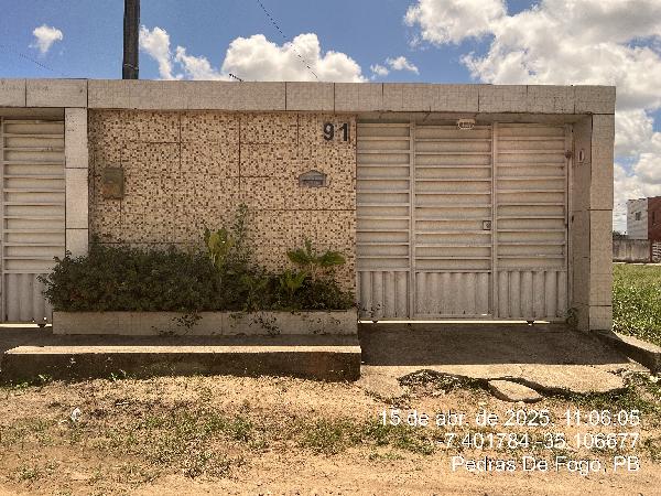 Vende-se em Pedras De Fogo-PB  Casa, 81.65 de área total, 81.65 de área privativa, 125.00 de área do terreno,  2_qto(s), a.serv, WC, 1_sala(s), cozinha, Terraco, 1_vaga(s) de garagem.
