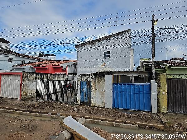 Vende-se em Santa Rita-PB  apto, 69.50 de área total, 52.00 de área privativa,  2_qto(s), varanda, a.serv, WC, 1_sala(s), cozinha, 1_vaga(s) de garagem.