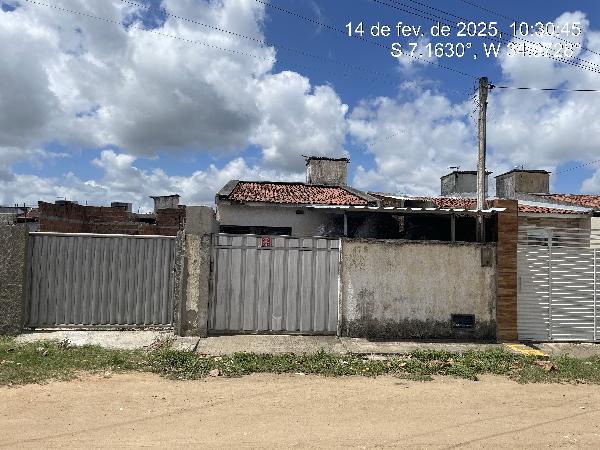 Vende-se em Santa Rita-PB  Casa, 60.34 de área privativa, 180.00 de área do terreno,  2_qto(s), a.serv, WC, 1_sala(s), cozinha, Terraco, 1_vaga(s) de garagem.