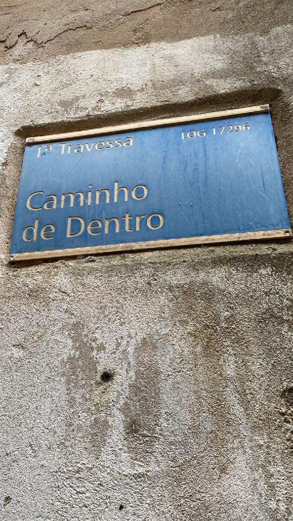 Vende-se em Salvador-BA  Casa, 33.00 de área total, 33.00 de área privativa,  2_qto(s), varanda, WC, 1_sala(s), cozinha.