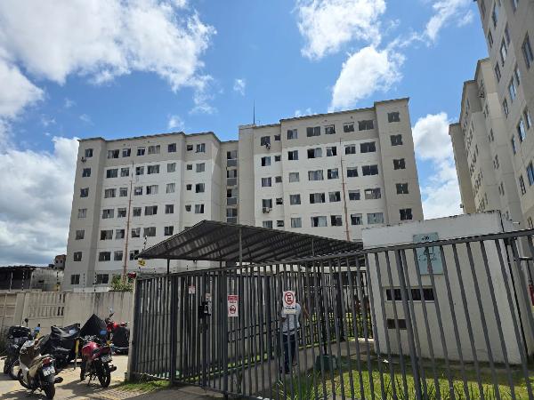Vende-se em Salvador-BA  apto, 61.76 de área total, 39.60 de área privativa,  2_qto(s), a.serv, WC, 1_sala(s), cozinha.
