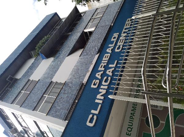 Vende-se em Salvador-BA  Sala, 44.18 de área total, 31.77 de área privativa, WC, 1_sala(s).