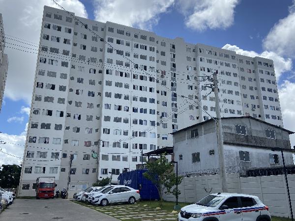 Vende-se em Salvador-BA  apto, 66.51 de área total, 38.54 de área privativa,  2_qto(s), a.serv, WC, 1_sala(s), cozinha.