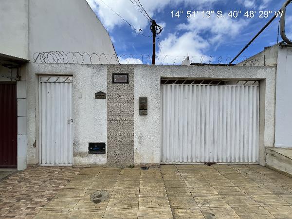 Vende-se em Vitoria Da Conquista-BA  Casa, 90.96 de área total, 90.96 de área privativa,  3_qto(s), a.serv, WC, 1_sala(s), cozinha.
