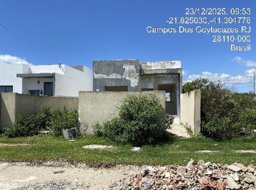 Vende-se em Campos Dos Goytacazes-RJ  Casa, 42.00 de área total, 42.00 de área privativa, 160.00 de área do terreno,  2_qto(s), a.serv, WC, 1_sala(s), cozinha.