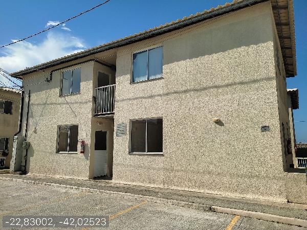 Vende-se em Cabo Frio-RJ  apto, 50.40 de área total, 50.40 de área privativa,  2_qto(s), WC, 1_sala(s), cozinha, 1_vaga(s) de garagem.