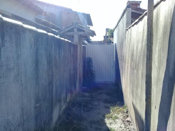 Vende-se em Cabo Frio-RJ  Casa, 52.90 de área privativa, 525.00 de área do terreno,  1_qto(s), WC, 1_sala(s), sacada, cozinha.
