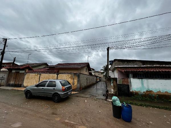 Vende-se em Cachoeiras De Macacu-RJ  Casa, 96.90 de área privativa, 151.32 de área do terreno,  3_qto(s), varanda, a.serv, WC, 1_sala(s), 1 lavabo(s), cozinha, 1_vaga(s) de garagem.