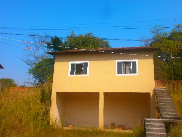 Vende-se em Itaborai-RJ  Casa, 106.97 de área privativa, 180.00 de área do terreno,  4_qto(s), a.serv, WC, 1_sala(s), cozinha, 2_vaga(s) de garagem.