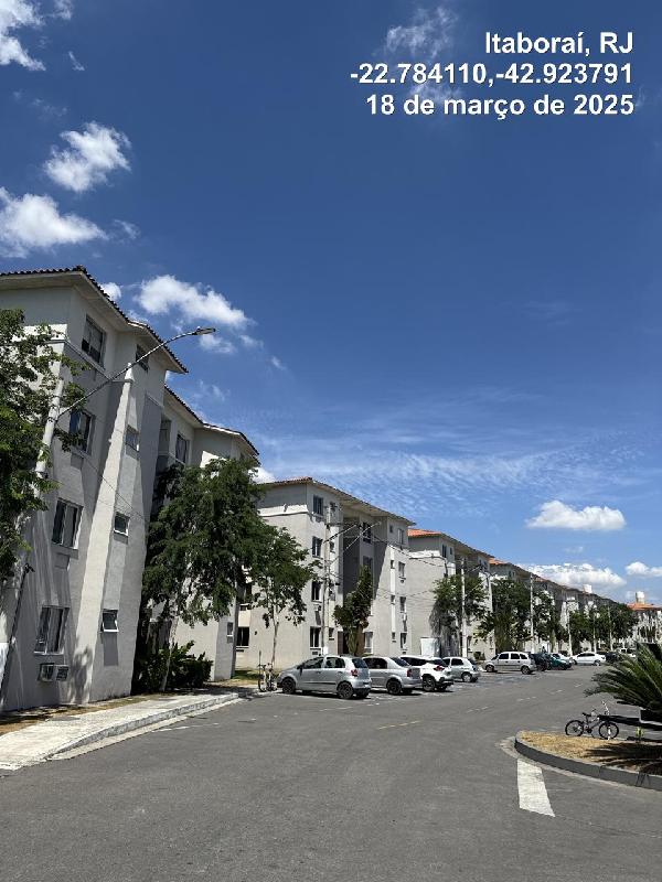 Vende-se em Itaborai-RJ  apto, 48.80 de área total, 48.80 de área privativa,  2_qto(s), WC, 1_sala(s), cozinha, 1_vaga(s) de garagem.