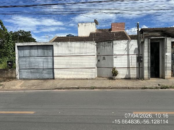 Vende-se em Varzea Grande-MT  Casa, 153.31 de área total, 153.31 de área privativa, 300.00 de área do terreno,  3_qto(s), a.serv, WC, 1_sala(s), 1 lavabo(s), cozinha, 1_vaga(s) de garagem.