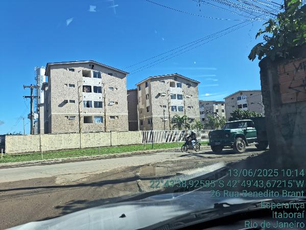 Vende-se em Itaborai-RJ  apto, 43.95 de área total, 43.95 de área privativa,  2_qto(s), WC, 1_sala(s), cozinha.