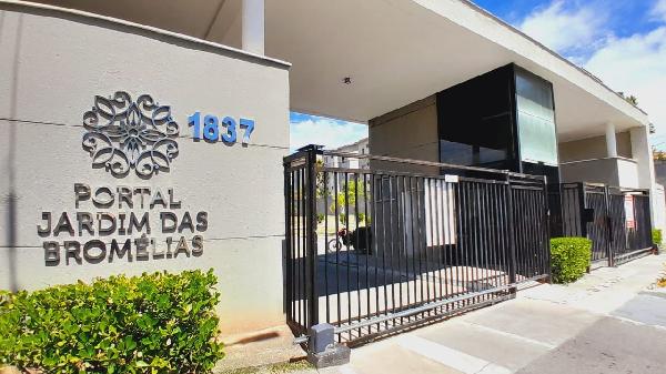 Vende-se em Itaborai-RJ  apto, 54.59 de área total, 48.80 de área privativa,  2_qto(s), a.serv, WC, 1_sala(s), cozinha, 1_vaga(s) de garagem.