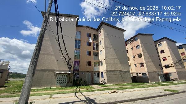 Vende-se em Itaborai-RJ  apto, 75.34 de área total, 43.95 de área privativa,  2_qto(s), WC, 1_sala(s), cozinha.