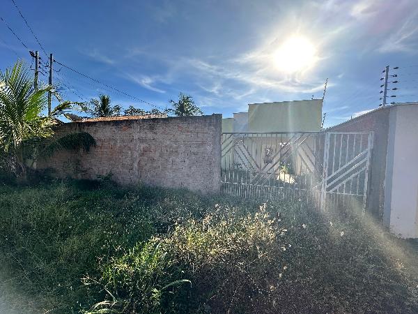 Vende-se em Acorizal-MT  Casa, 76.43 de área total, 76.43 de área privativa, 360.00 de área do terreno,  2_qto(s), a.serv, WC, 1_sala(s), cozinha, 1_vaga(s) de garagem.