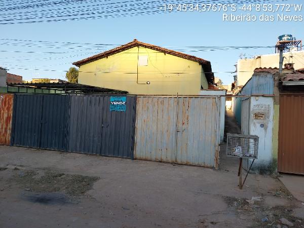 Vende-se em Arenapolis-MT  Casa, 292.00 de área privativa, 360.00 de área do terreno,  3_qto(s), WC, 2_sala(s), cozinha, 1_vaga(s) de garagem.