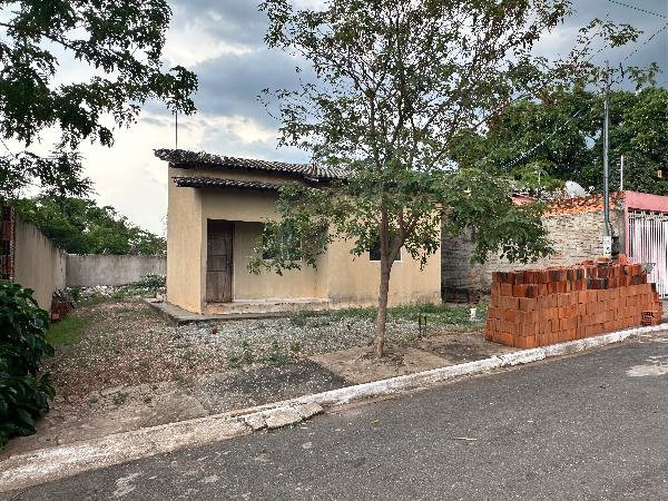Vende-se em Acorizal-MT  Casa, 35.00 de área total, 69.00 de área privativa, 312.50 de área do terreno,  3_qto(s), a.serv, WC, 1_sala(s), cozinha.