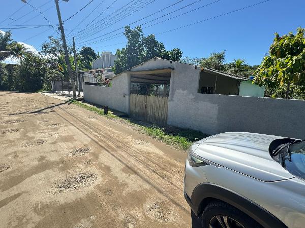 Vende-se em Mage-RJ  Casa, 69.81 de área total, 69.81 de área privativa, 126.00 de área do terreno,  2_qto(s), WC, 1_sala(s).
