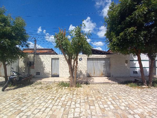 Vende-se em Mossoro-RN  Casa, 60.30 de área total, 60.30 de área privativa, 200.00 de área do terreno,  2_qto(s), varanda, a.serv, WC, 1_sala(s), cozinha.